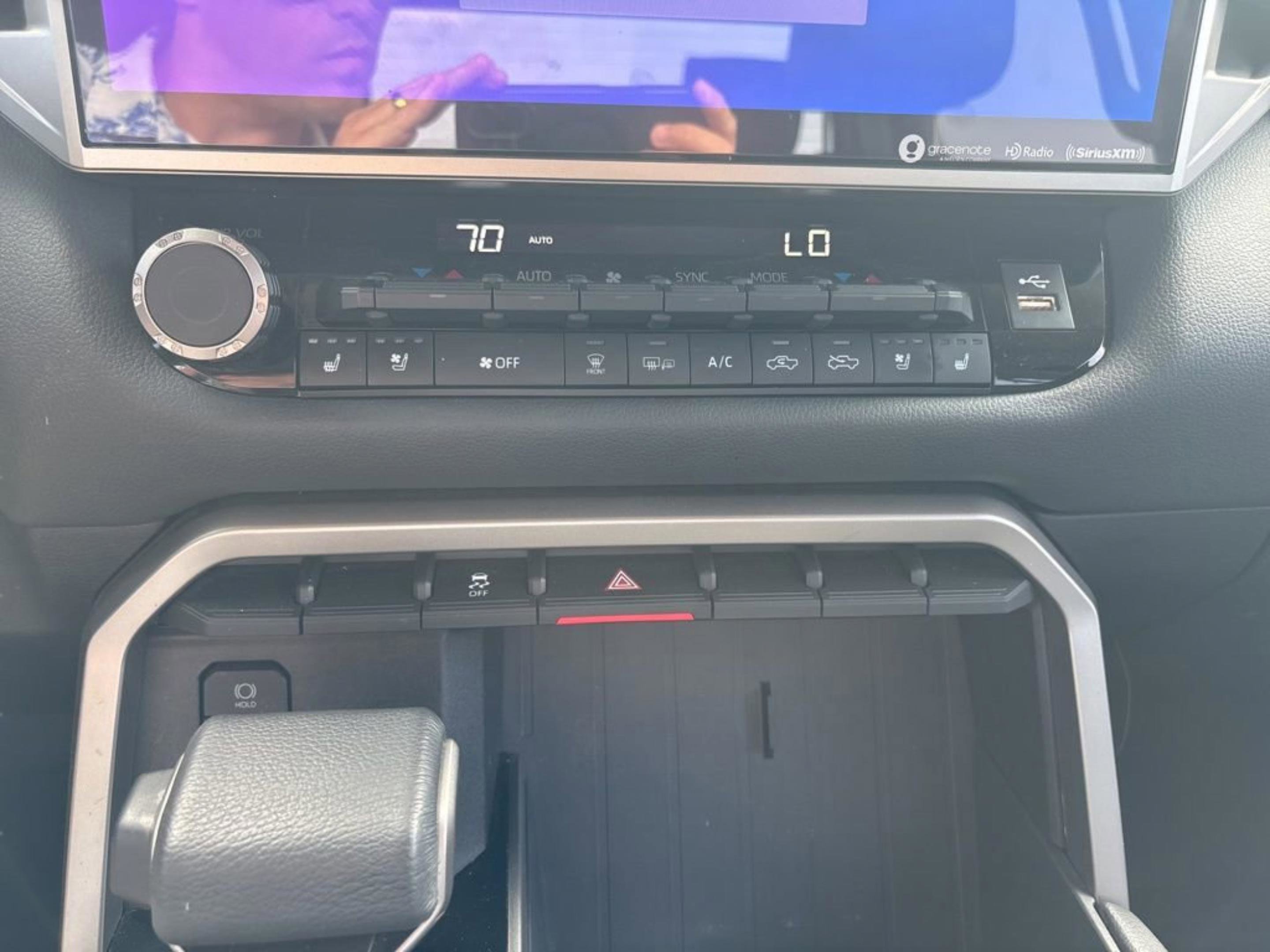 Used 2024 Toyota Tundra Limited image 23