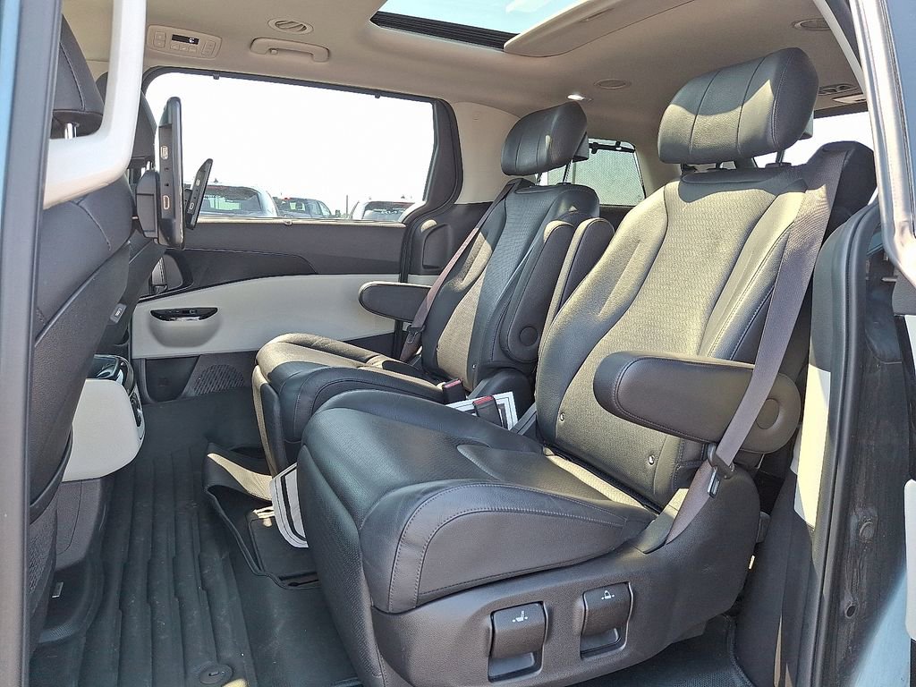 Certified 2022 Kia Carnival SX Prestige image 10