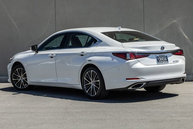 Used 2022 Lexus ES 350 w/ Premium Package FWD image 3