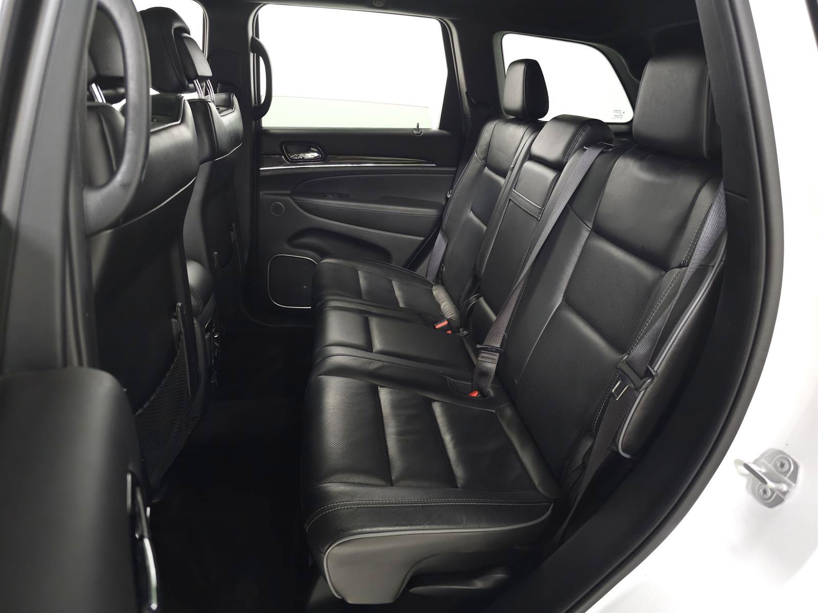 Used 2019 Jeep Grand Cherokee Overland AWD/4WD image 33