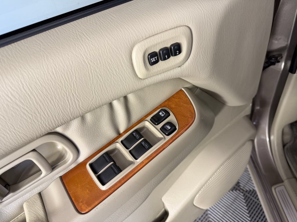 Used 2002 INFINITI QX4 4WD w/ (X03) Heated Seats Pkg image 15