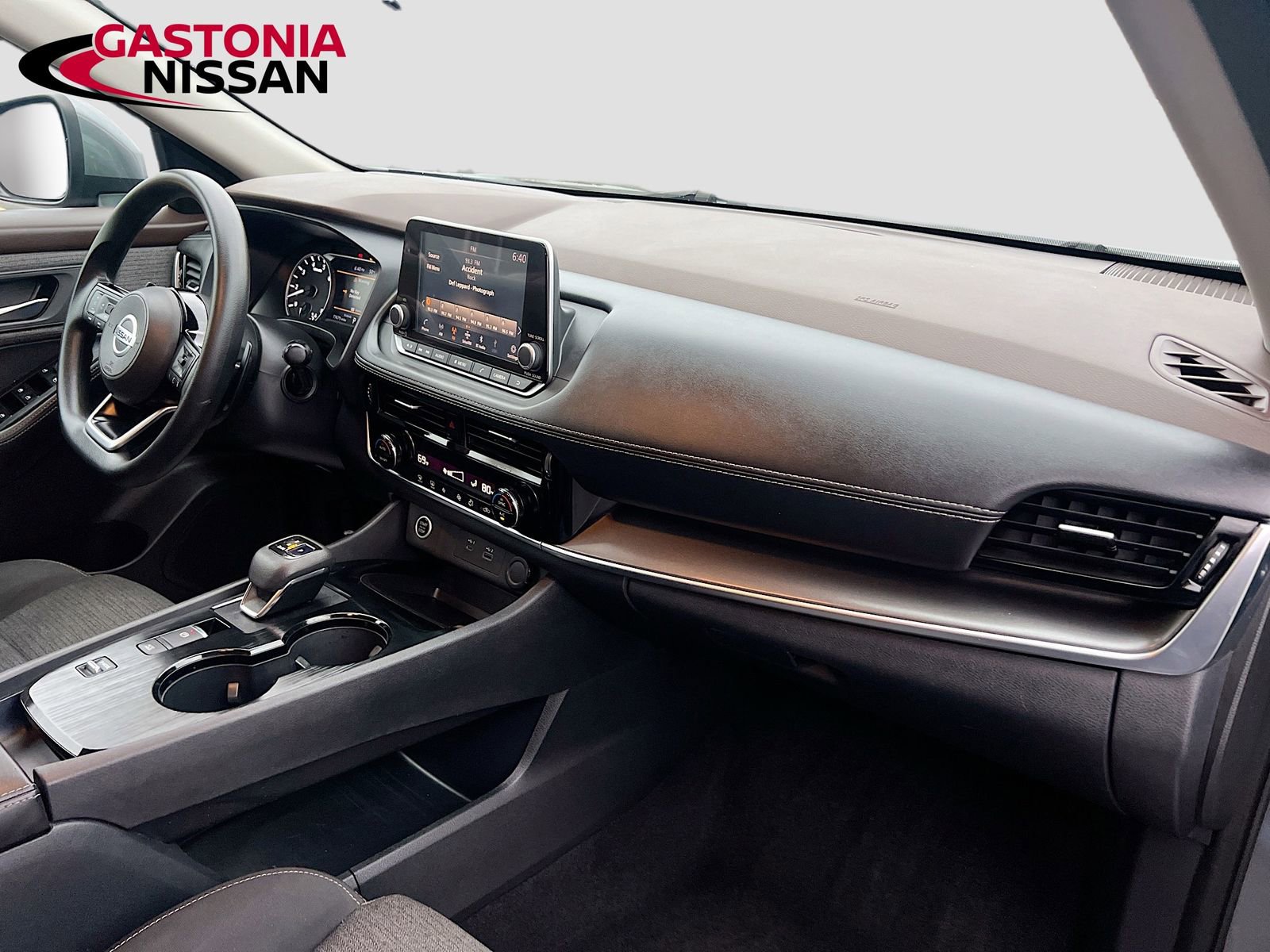 Used 2023 Nissan Rogue SL w/ SL Premium Package image 37