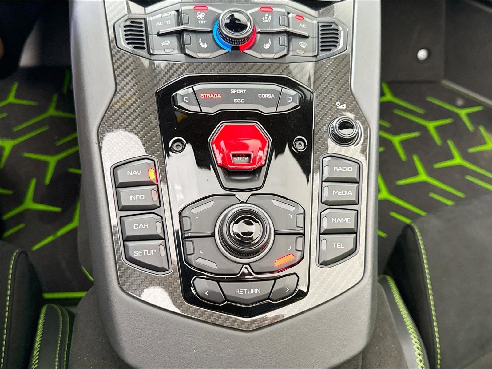 Used 2021 Lamborghini Aventador SVJ image 24