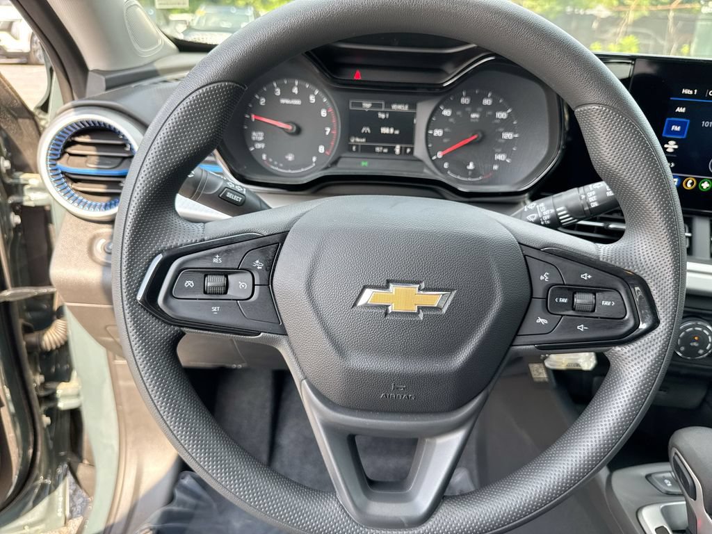 Used 2026 Chevrolet Trax LS FWD image 16