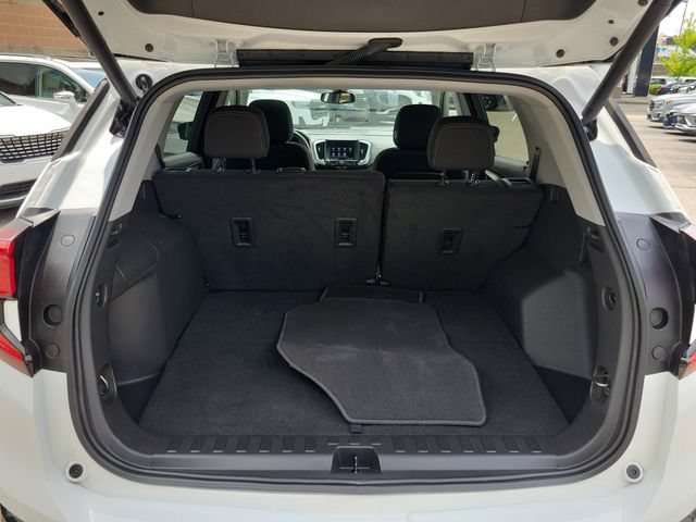 Used 2023 GMC Terrain SLE w/ Driver Convenience Package FWD image 6