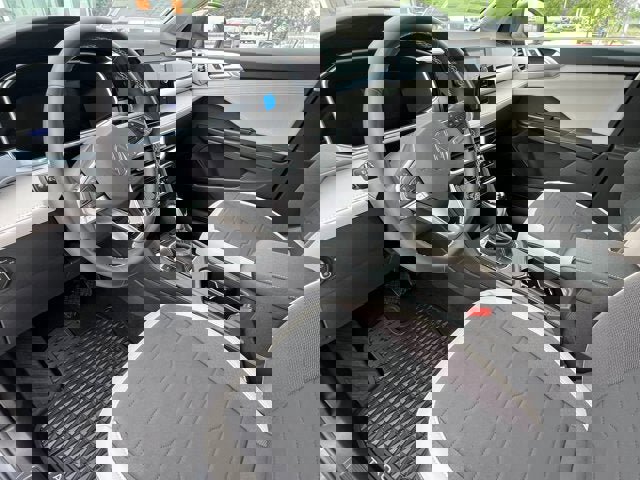 New 2025 Volkswagen Taos SE image 13