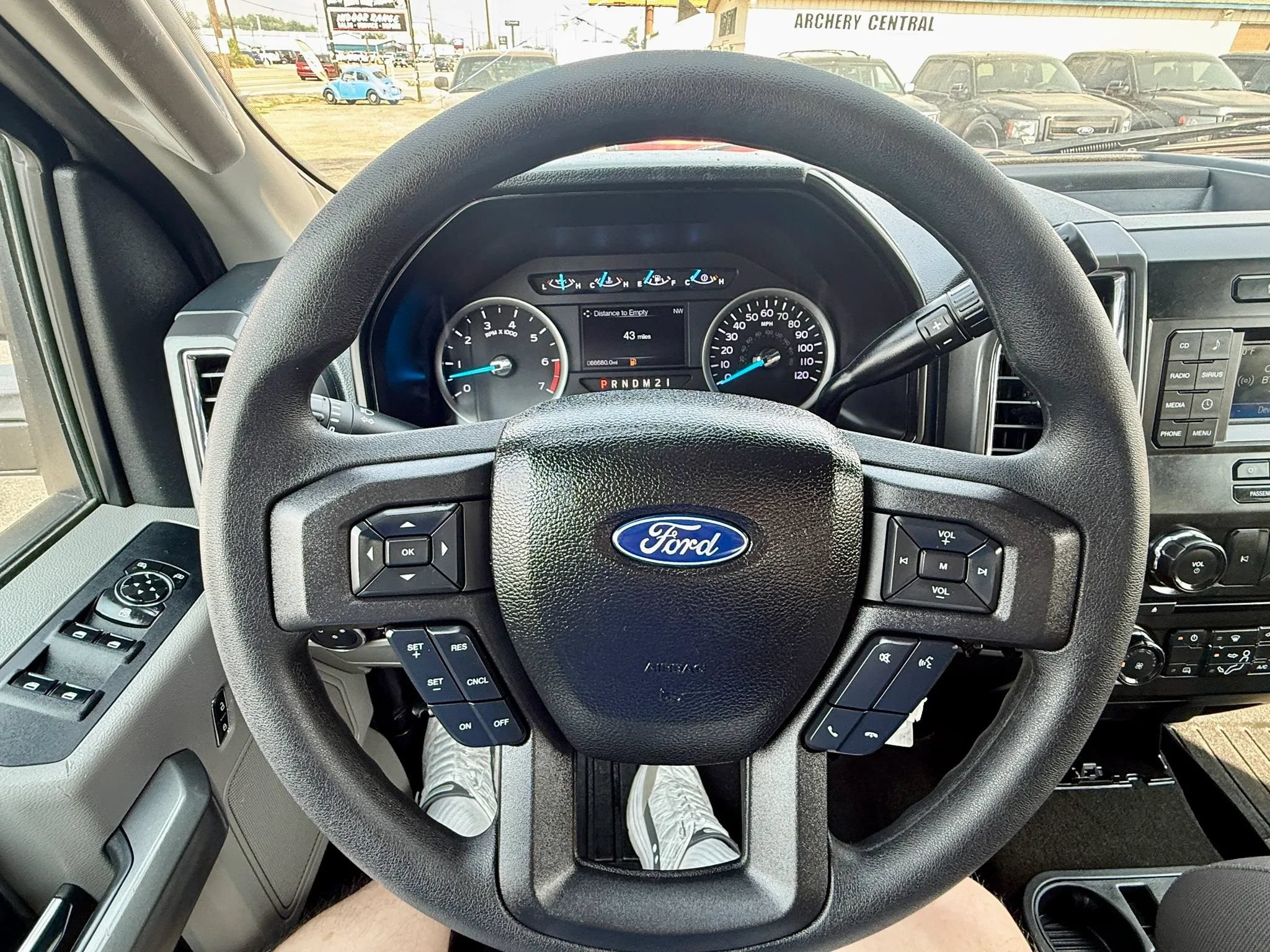 Used 2017 Ford F350 XLT w/ Camper Package AWD/4WD image 10