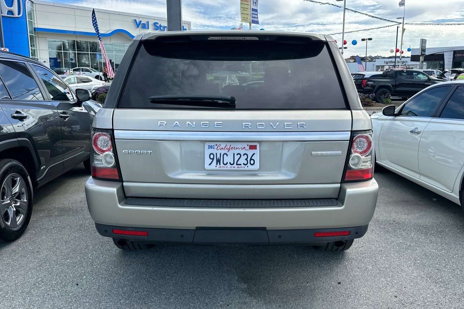 Used 2013 Land Rover Range Rover Sport HSE LUX w/ Luxury Interior Pkg image 4