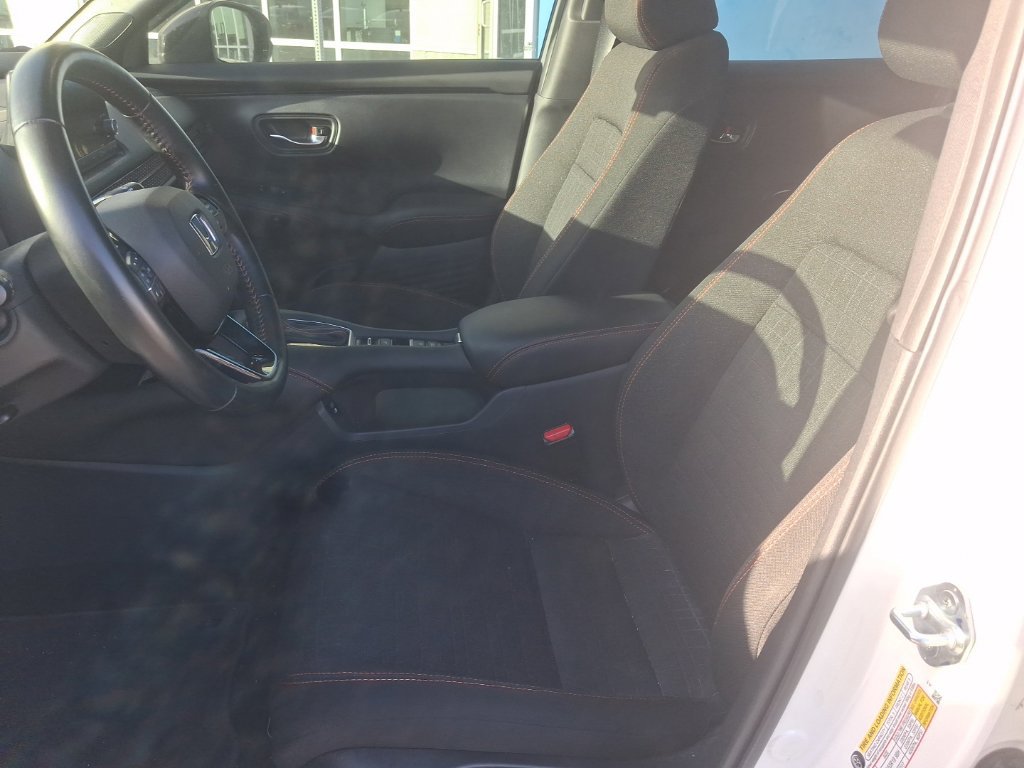 Used 2025 Honda HR-V Sport image 18