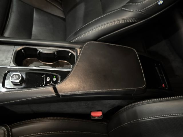 Used 2022 Volvo S90 B6 Inscription w/ Advanced Package image 29