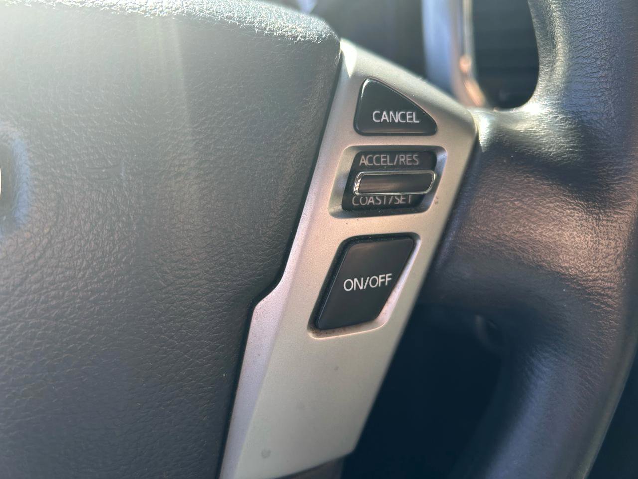 Used 2017 Nissan Titan SV image 19