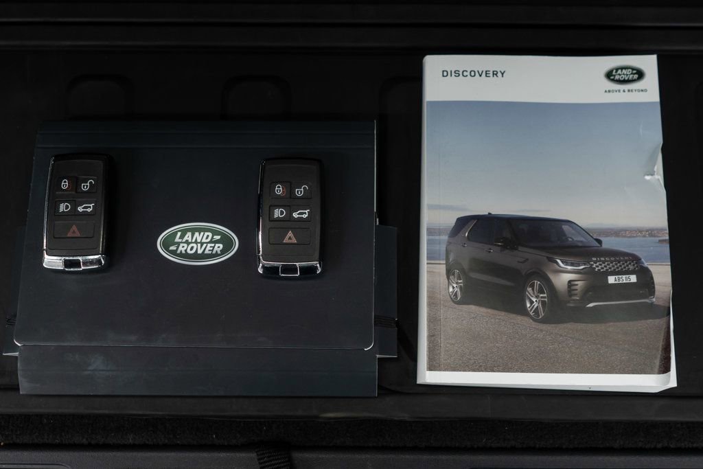 Used 2024 Land Rover Discovery Dynamic SE AWD/4WD image 54