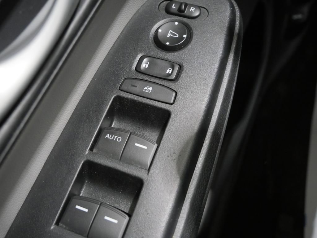 Used 2020 Honda CR-V LX image 13