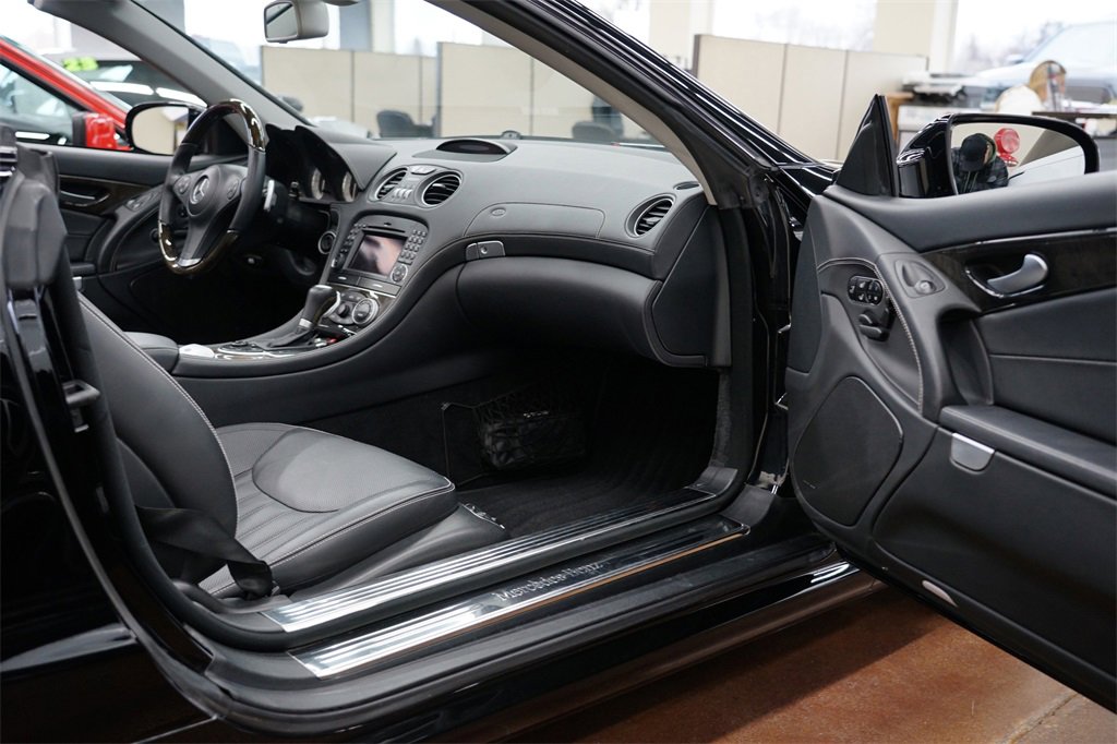Used 2012 Mercedes-Benz SL 550 image 26