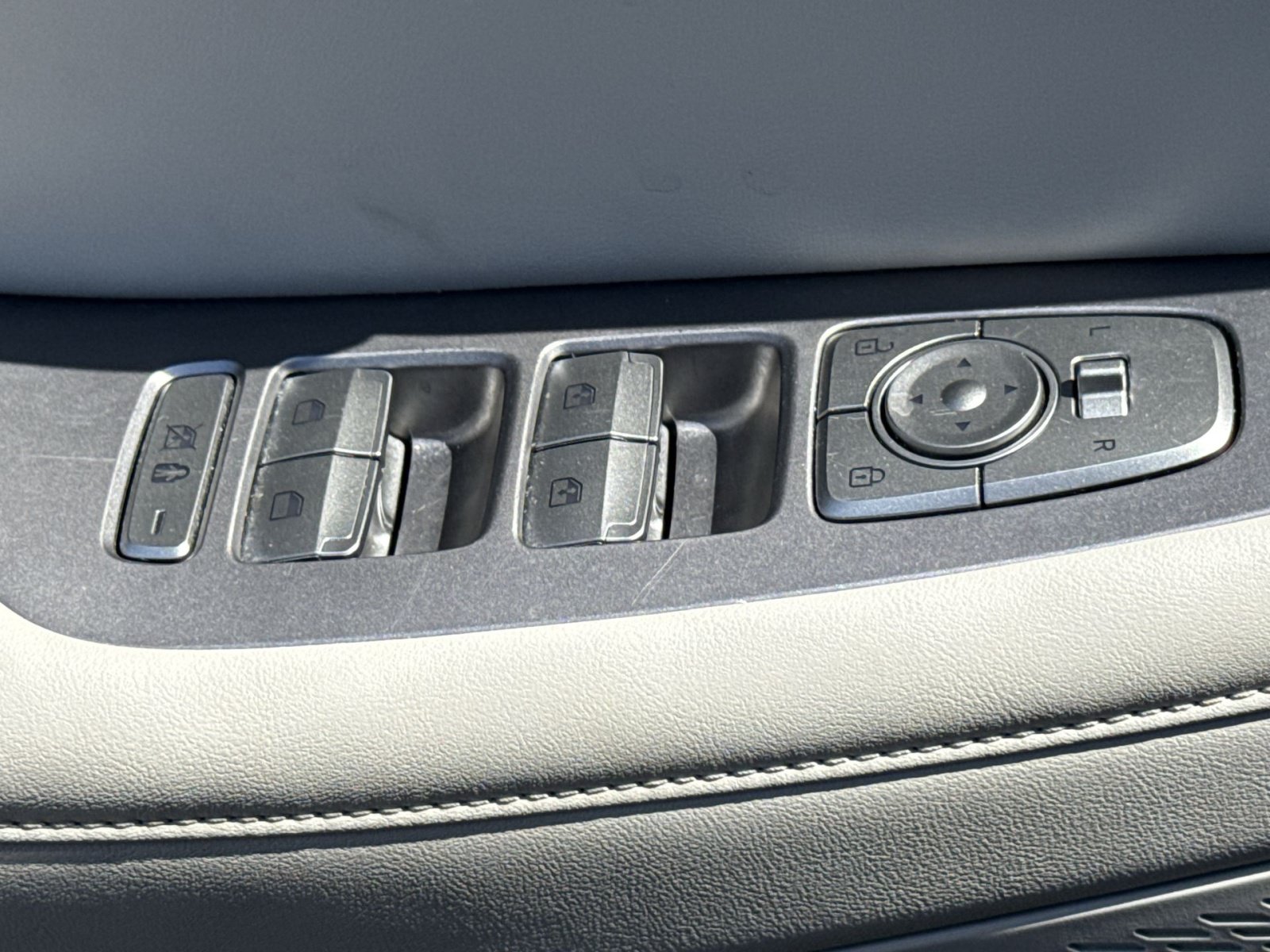 Certified 2024 Hyundai Palisade Limited AWD/4WD image 15
