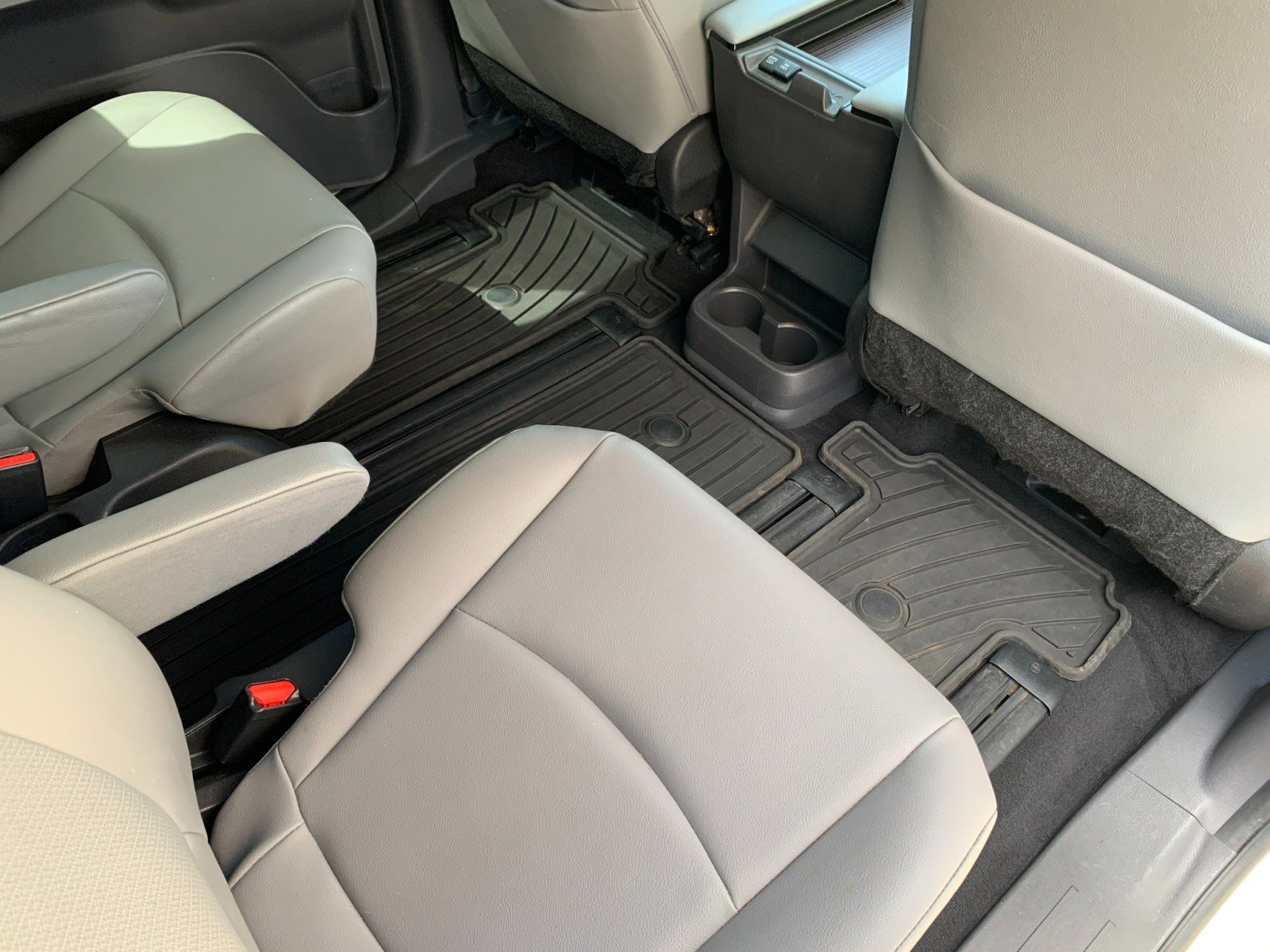 Used 2022 Toyota Sienna XLE AWD/4WD image 37