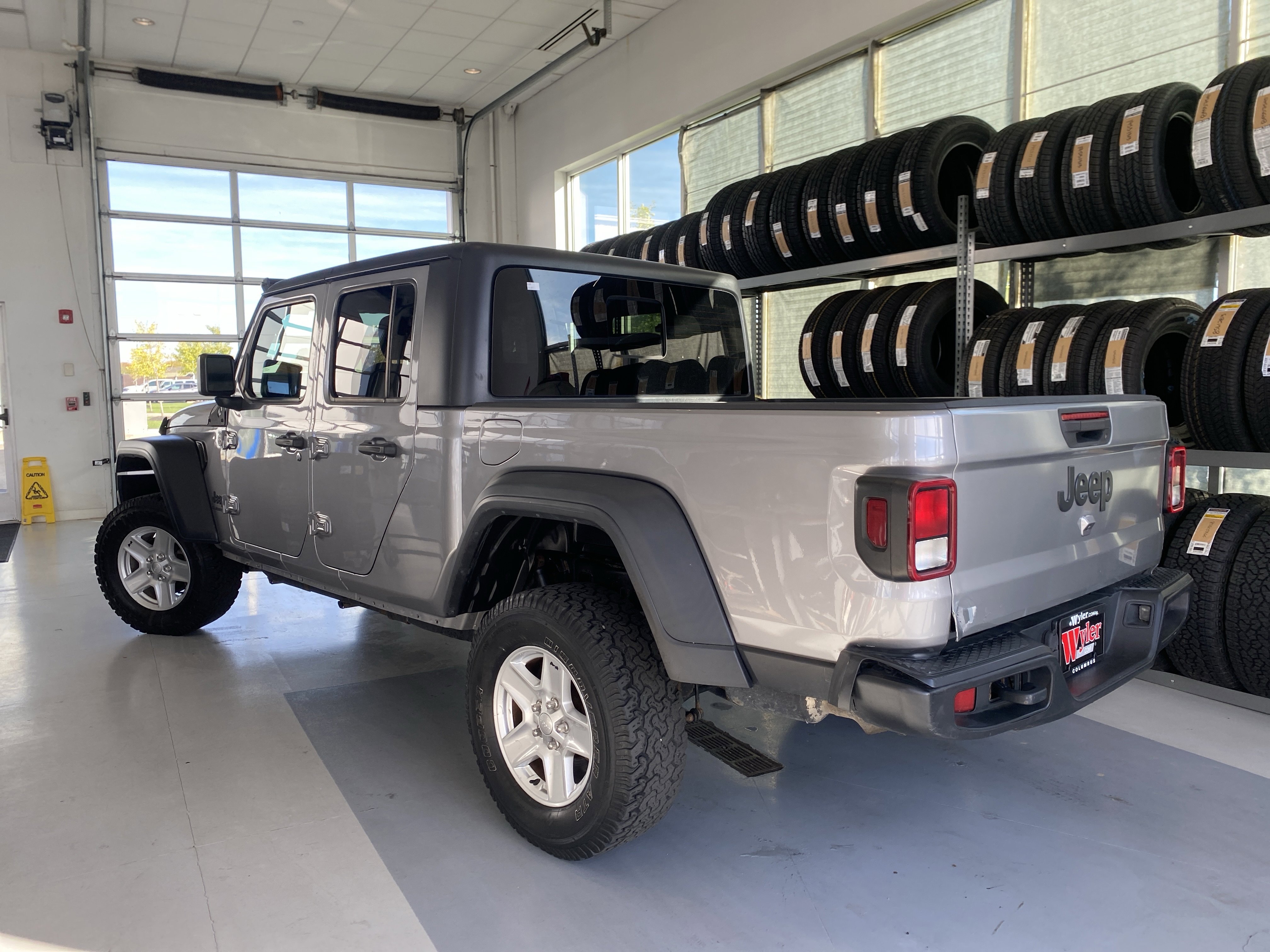 Used 2020 Jeep Gladiator Sport w/ Quick Order Package 24S image 3