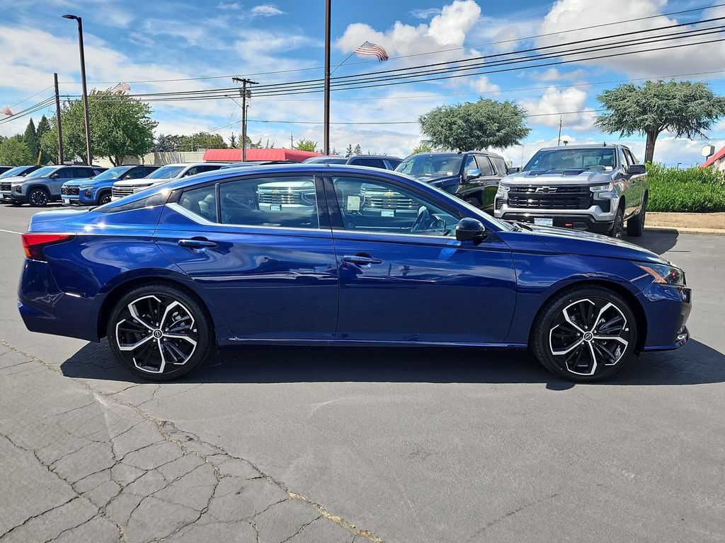 Used 2024 Nissan Altima 2.5 SR FWD image 7