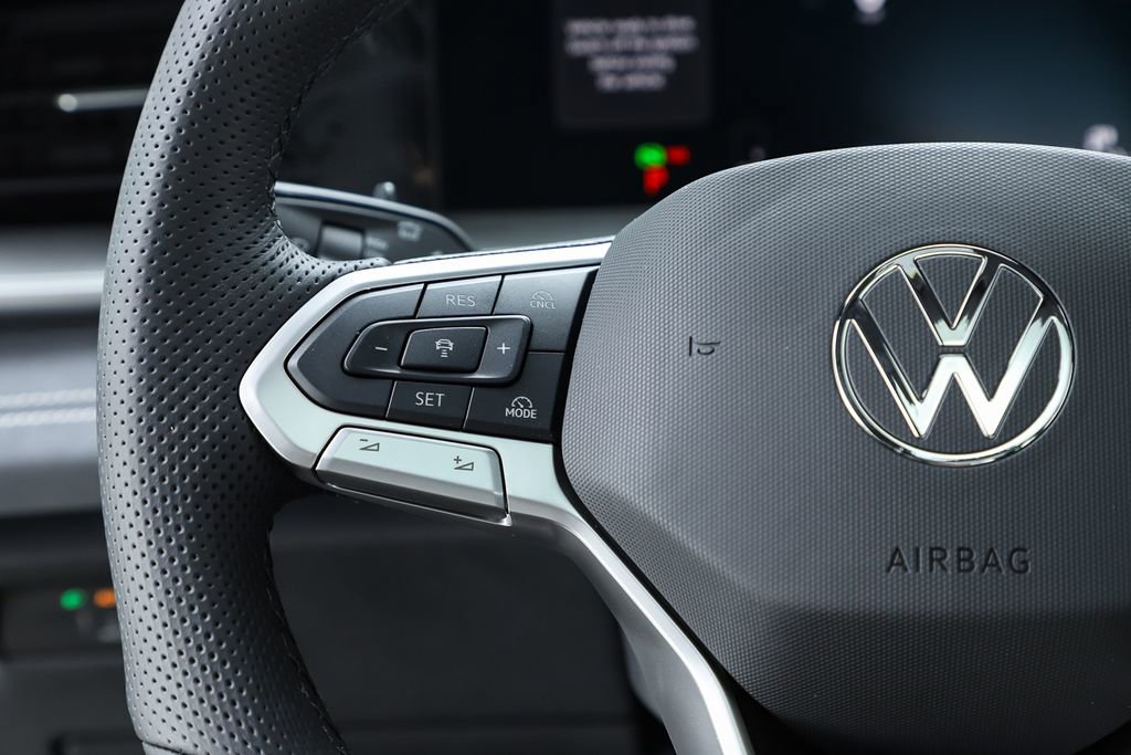 New 2026 Volkswagen Tiguan SE R-Line image 21