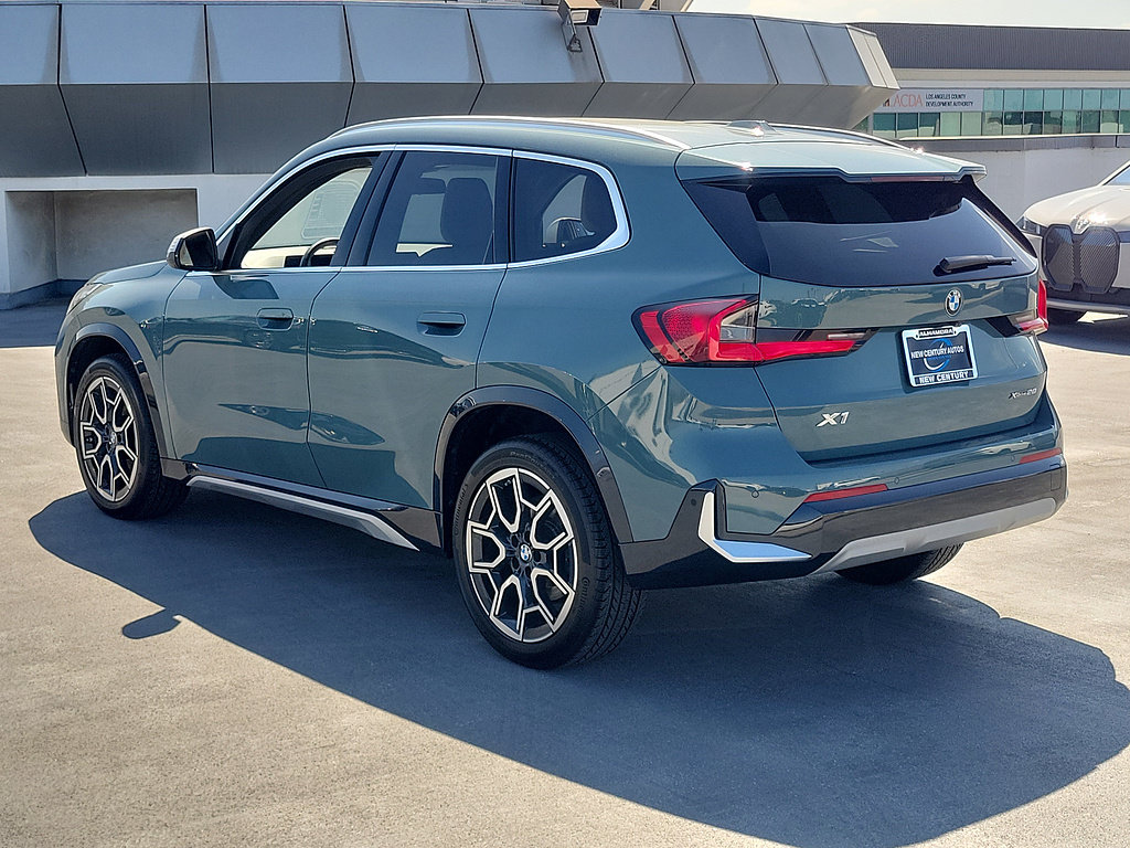 Used 2023 BMW X1 xDrive28i w/ Convenience Package AWD/4WD image 2