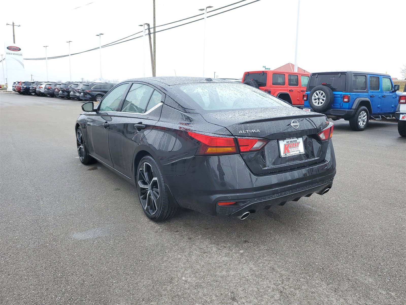 Used 2025 Nissan Altima 2.5 SR w/ SR Premium Package image 3