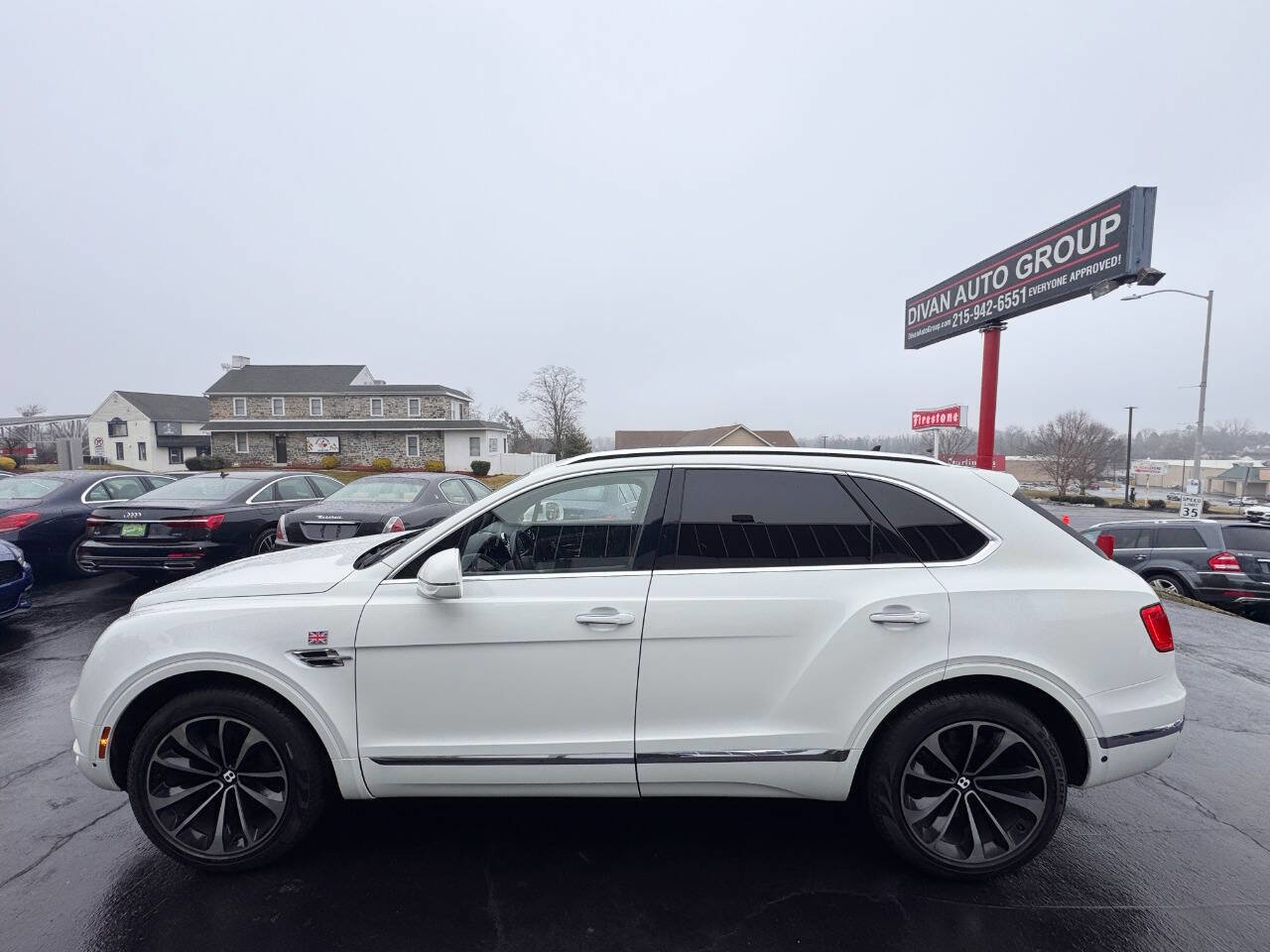 Used 2018 Bentley Bentayga Activity image 5