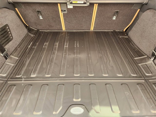 New 2026 Land Rover Discovery Limited Edition image 22