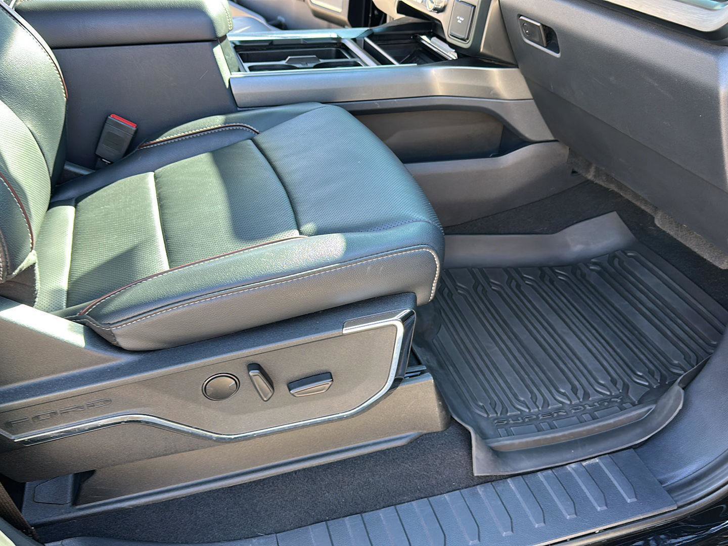 Certified 2023 Ford F450 Lariat w/ Lariat Ultimate Package image 28