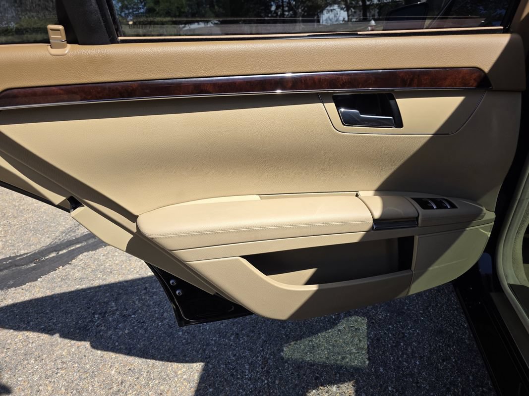 Used 2012 Mercedes-Benz S 550 4MATIC image 17