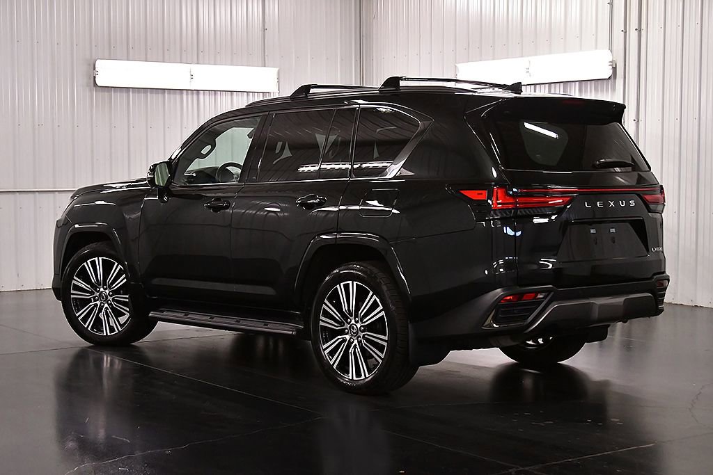Used 2024 Lexus LX 600 4WD w/ Appearance Package image 5