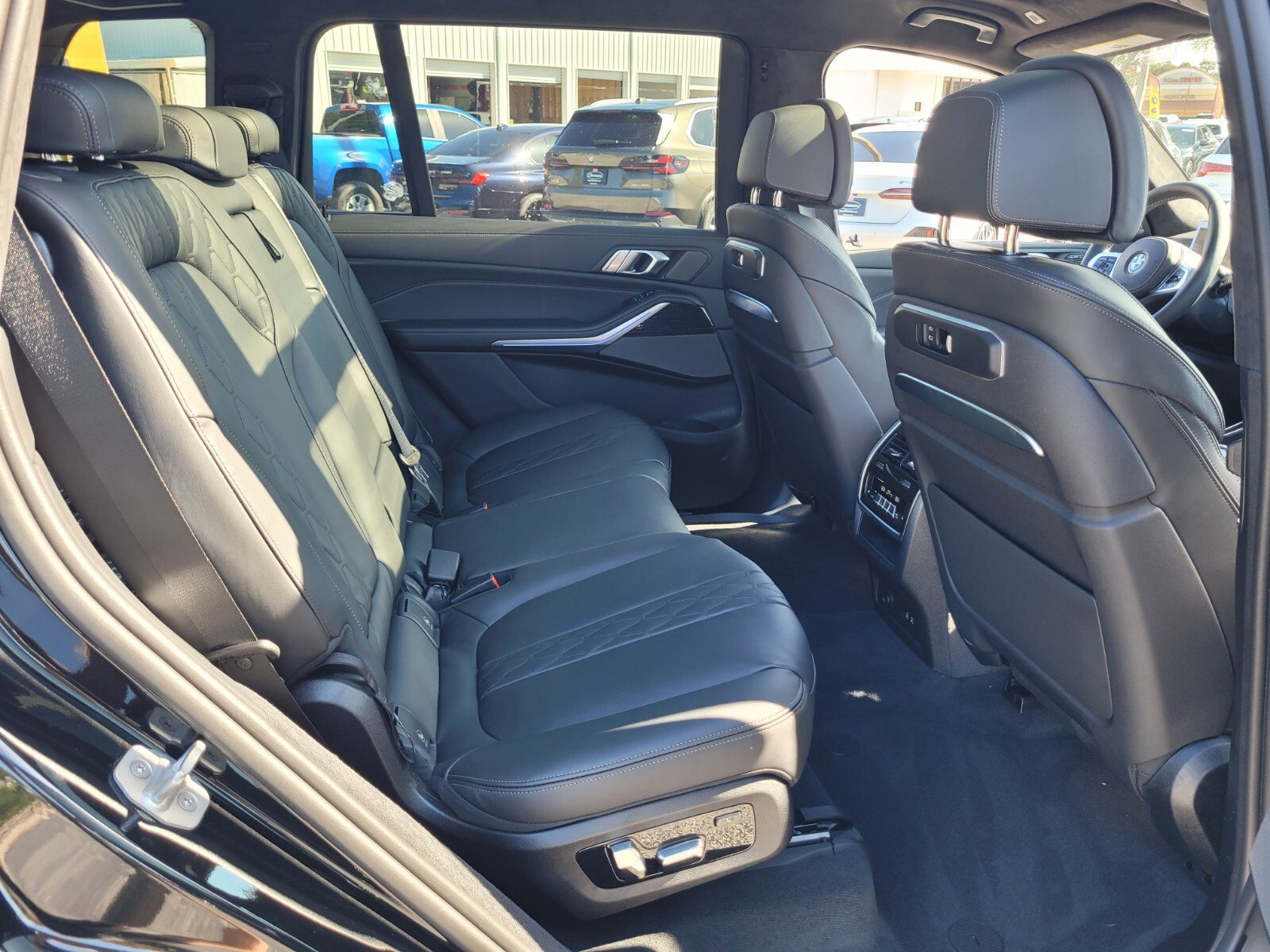 New 2026 BMW X7 M60i w/ Executive Package image 16