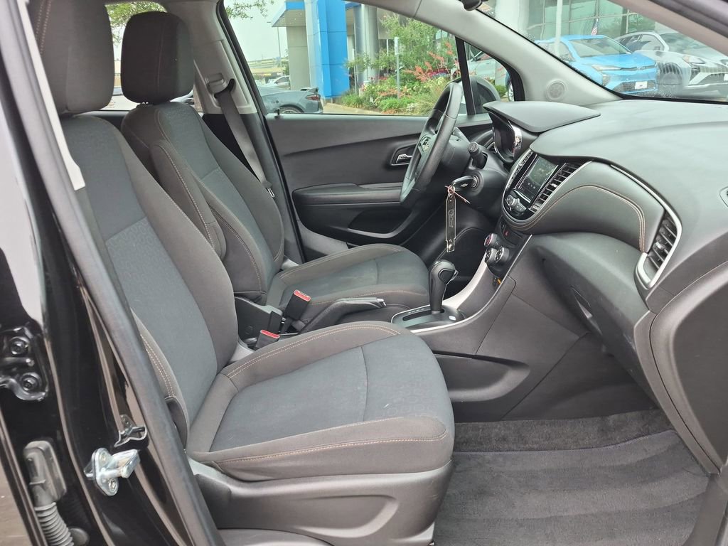 Used 2020 Chevrolet Trax LS w/ Tint and Cruise Package FWD image 23