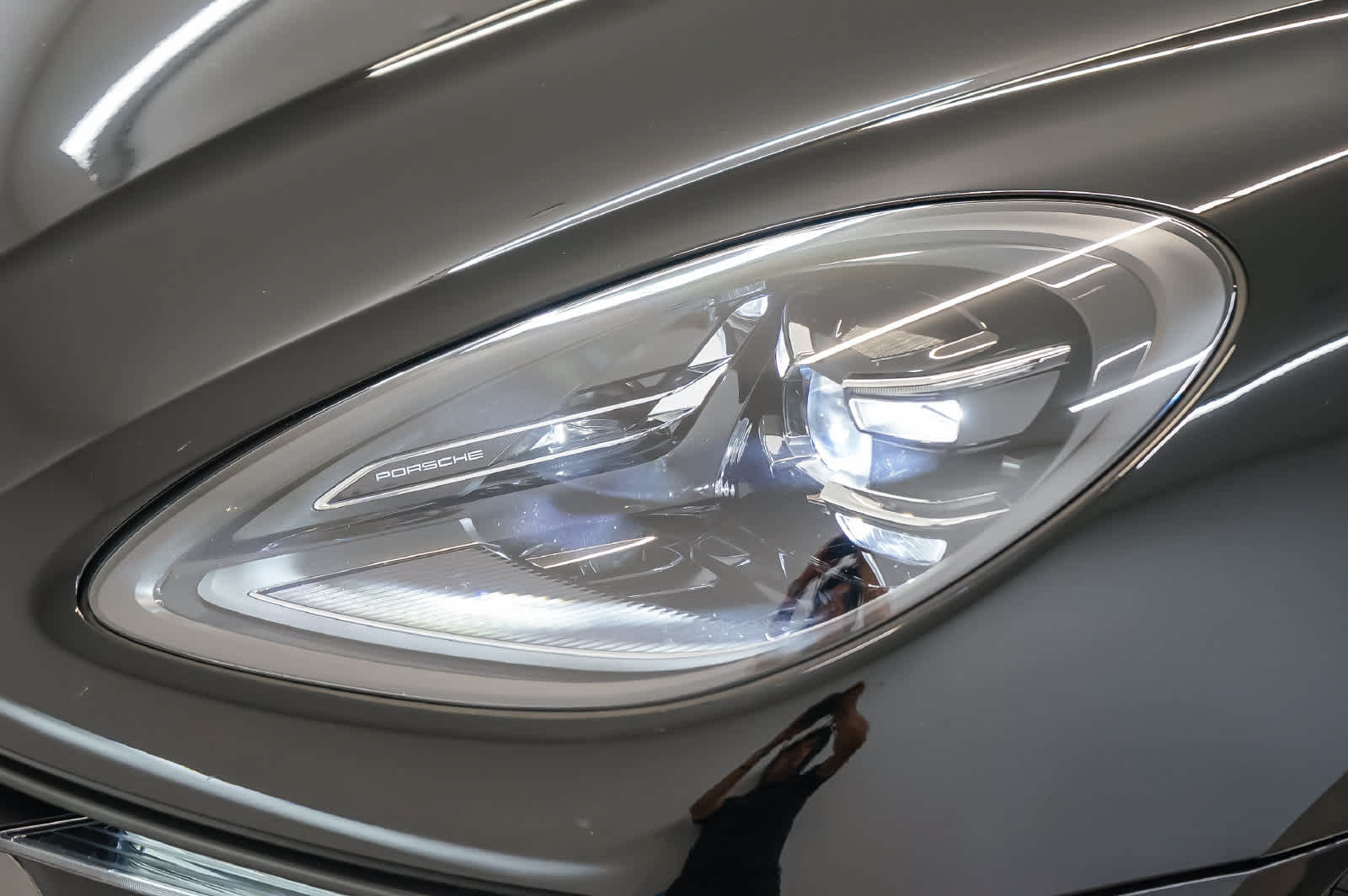 Certified 2026 Porsche Macan Turbo AWD/4WD image 12