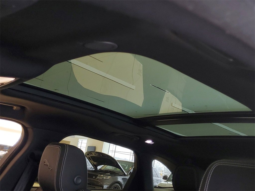 Used 2025 Jaguar F-PACE R-Dynamic S image 9