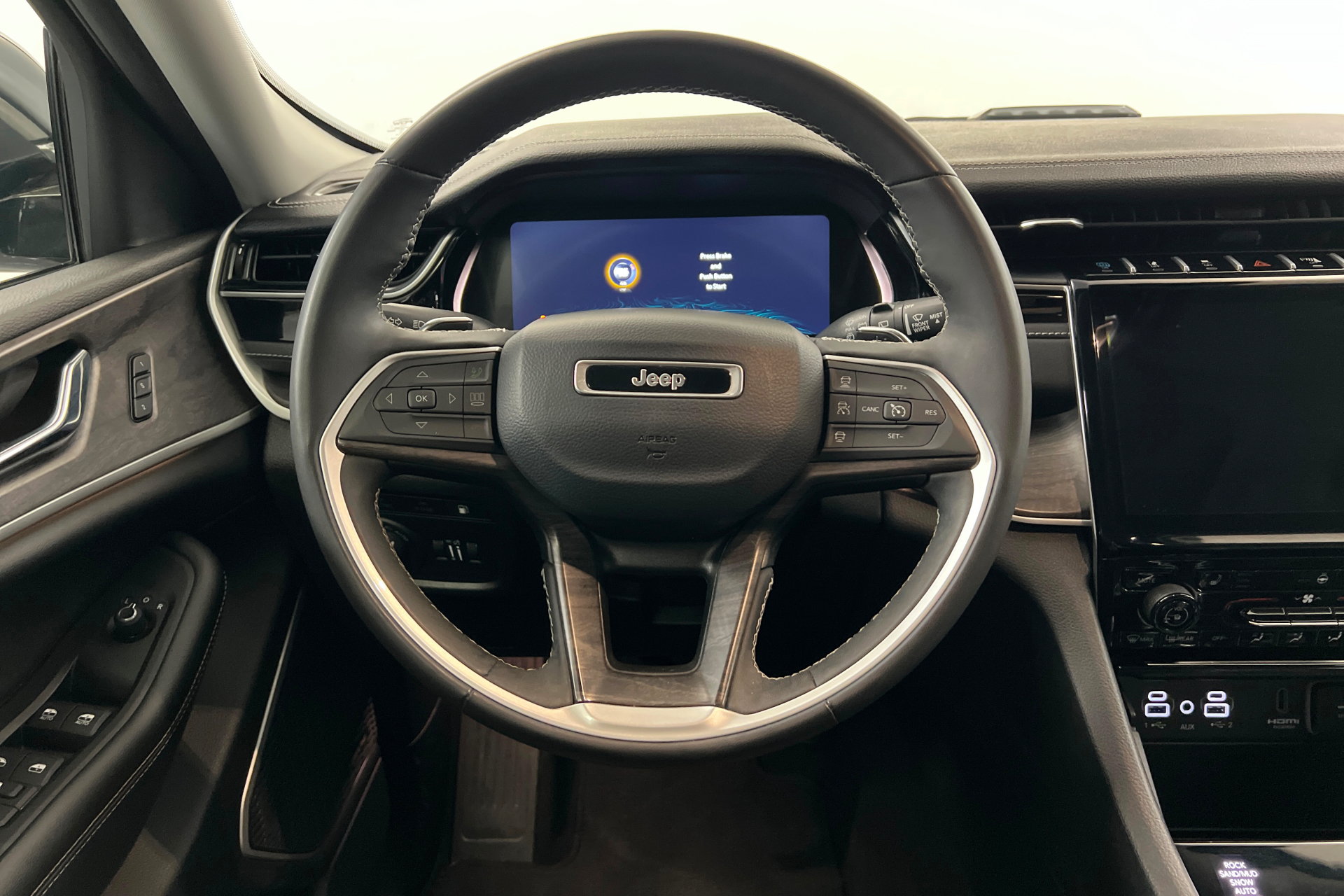 Used 2024 Jeep Grand Cherokee Limited 4xe AWD/4WD image 12