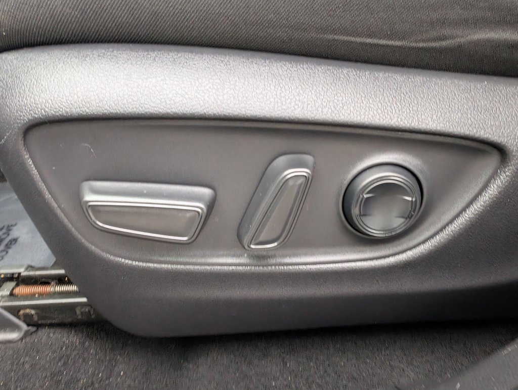 Used 2019 Toyota RAV4 XLE w/ Convenience Package image 16