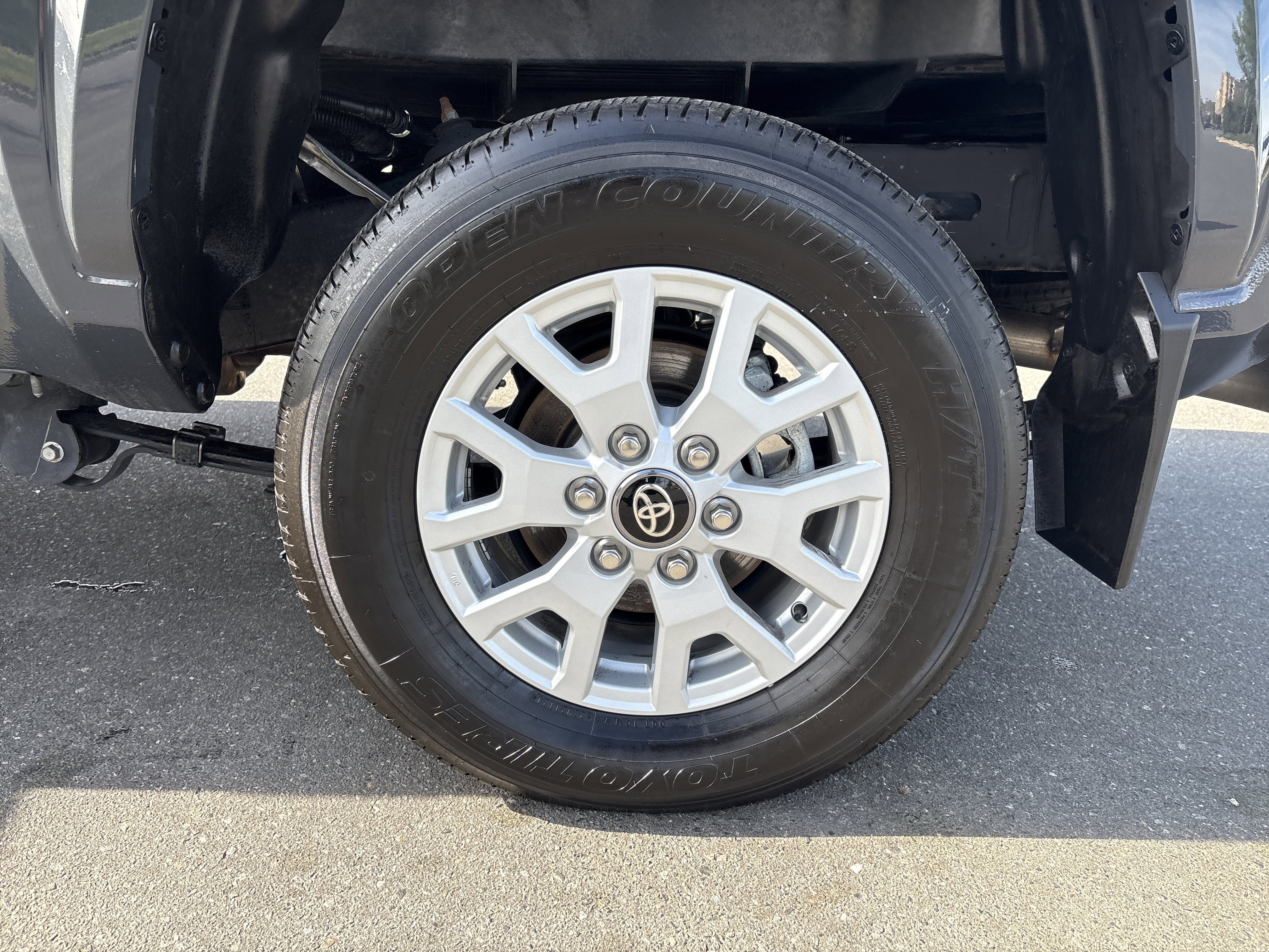 Used 2024 Toyota Tacoma SR image 13