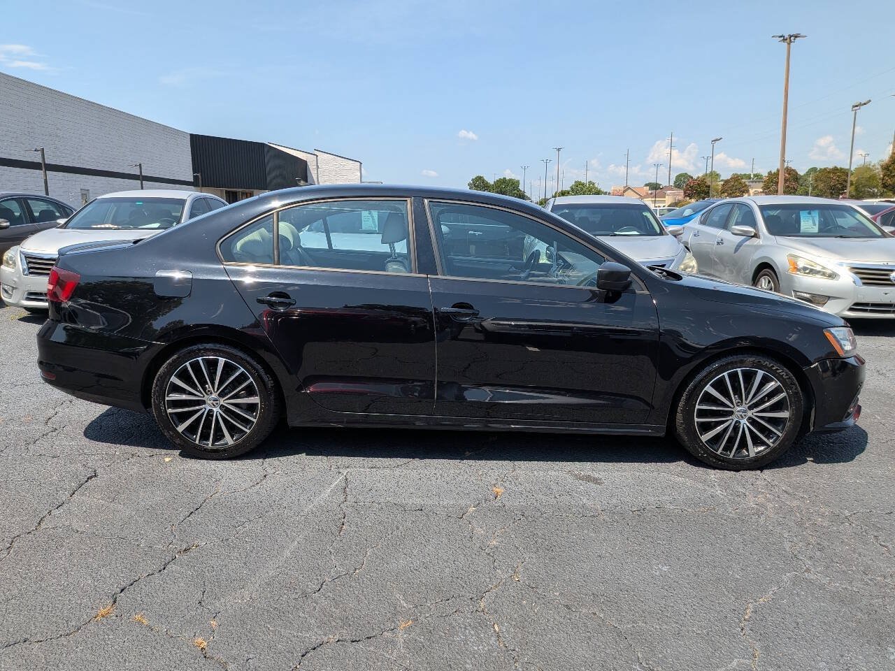 Used 2016 Volkswagen Jetta Sport w/ Lighting Package FWD image 24