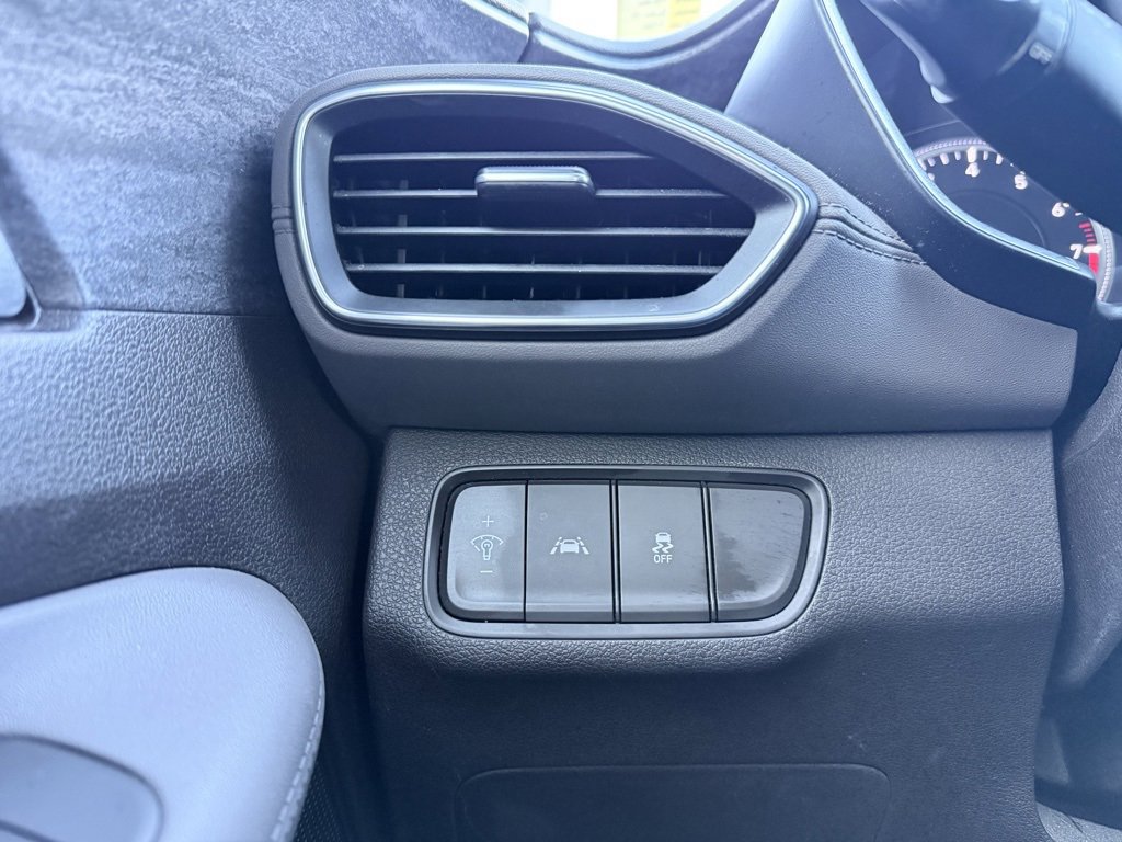 Used 2020 Hyundai Santa Fe SE w/ Cargo Package image 12