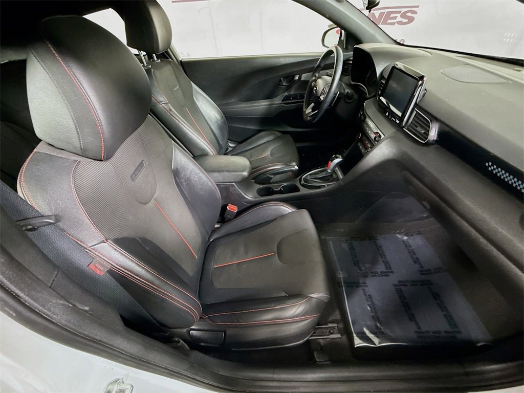 Used 2020 Hyundai Veloster 2.0 Premium image 30