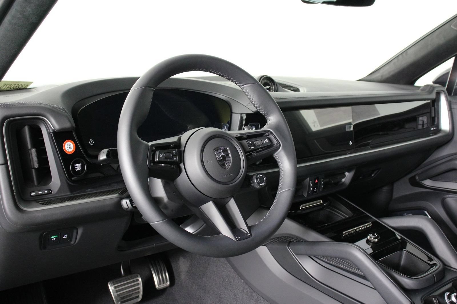 New 2026 Porsche Cayenne Turbo AWD/4WD image 4