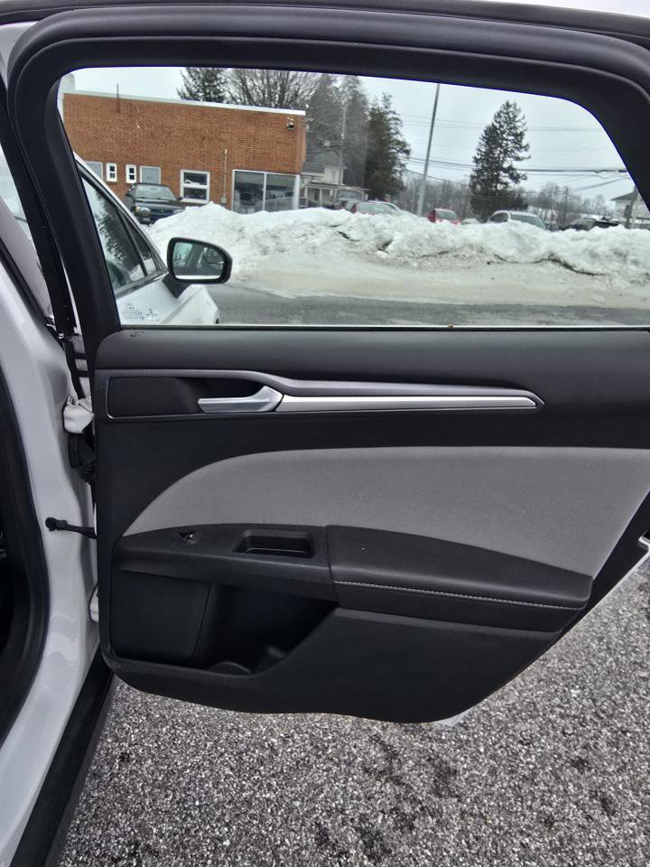 Used 2015 Ford Fusion S image 10