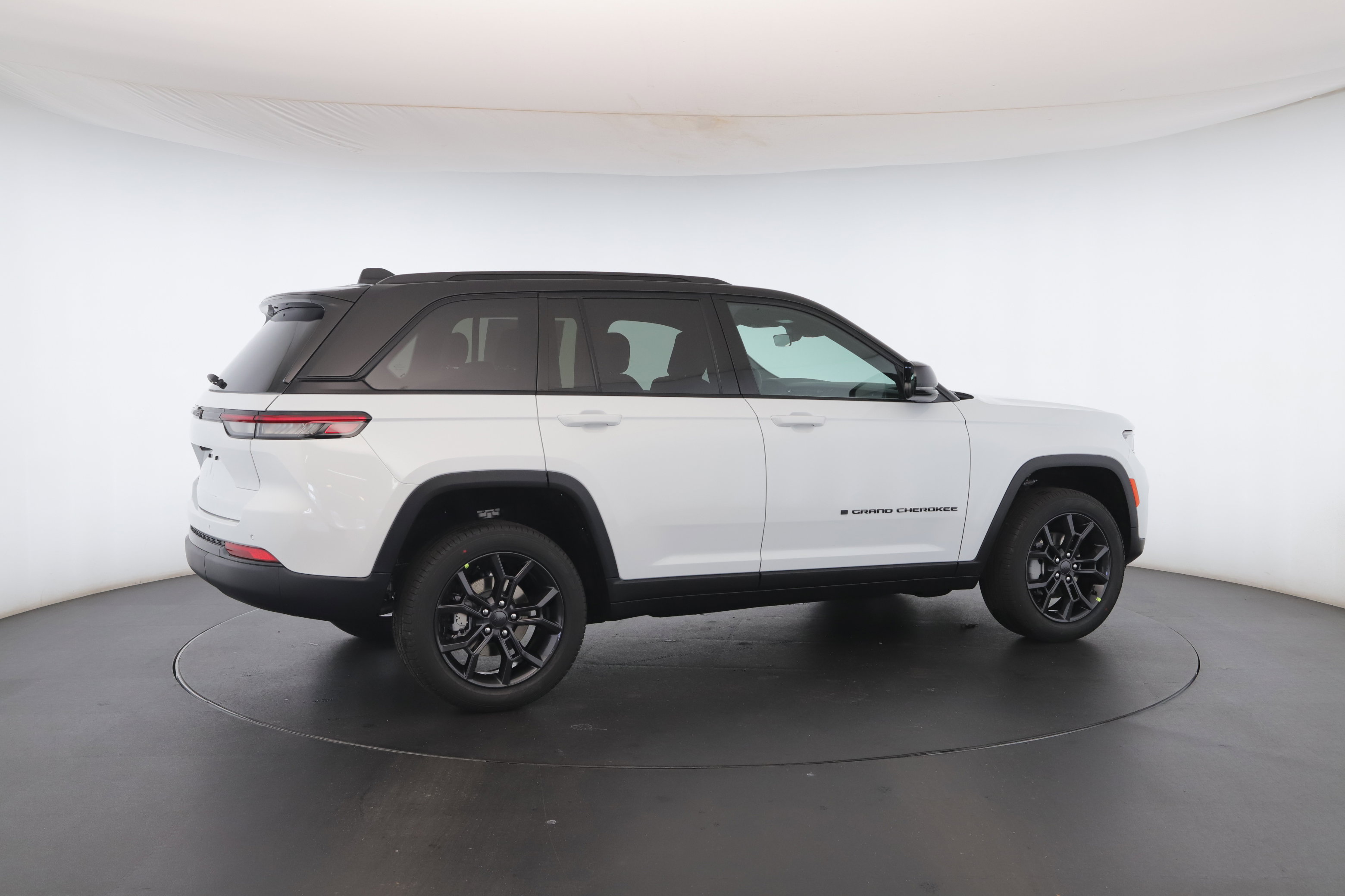 New 2025 Jeep Grand Cherokee Limited image 26