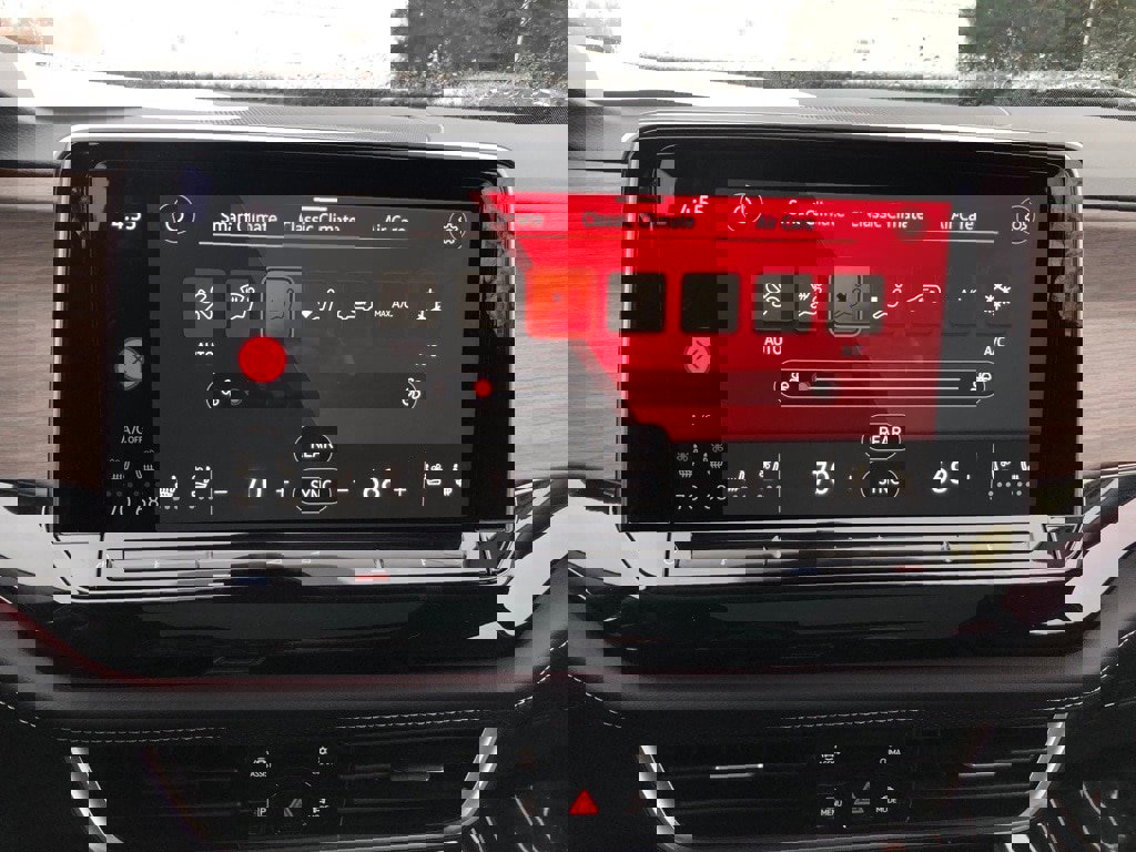 Used 2025 Volkswagen Atlas SEL image 27