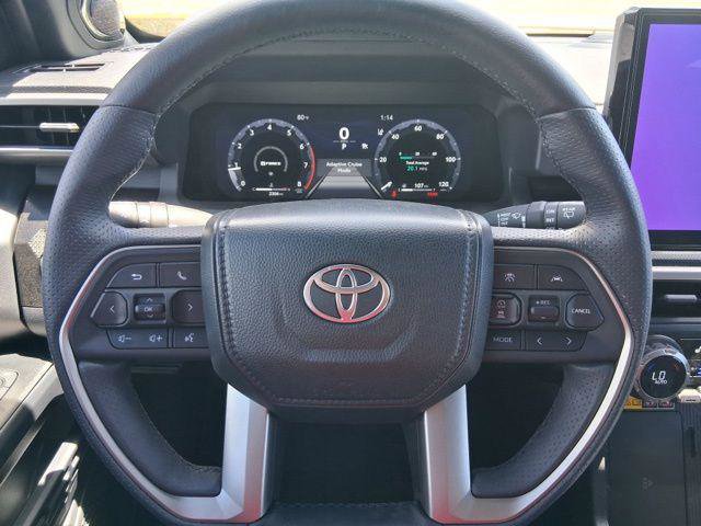 Certified 2025 Toyota 4Runner Limited AWD/4WD image 16