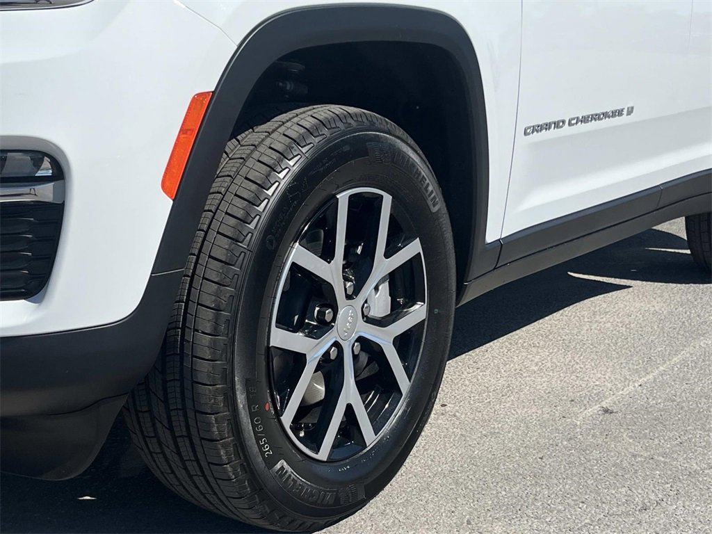 New 2025 Jeep Grand Cherokee Limited image 9