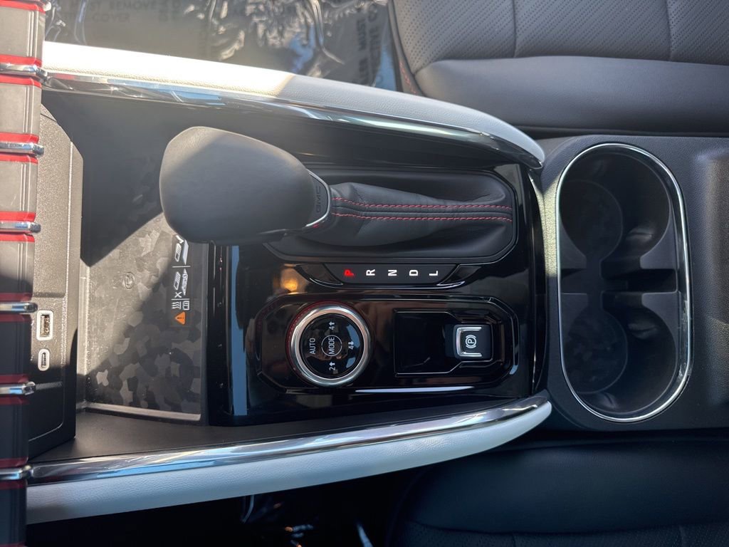 Certified 2025 GMC Canyon AT4 w/ AT4X AEV Edition image 38