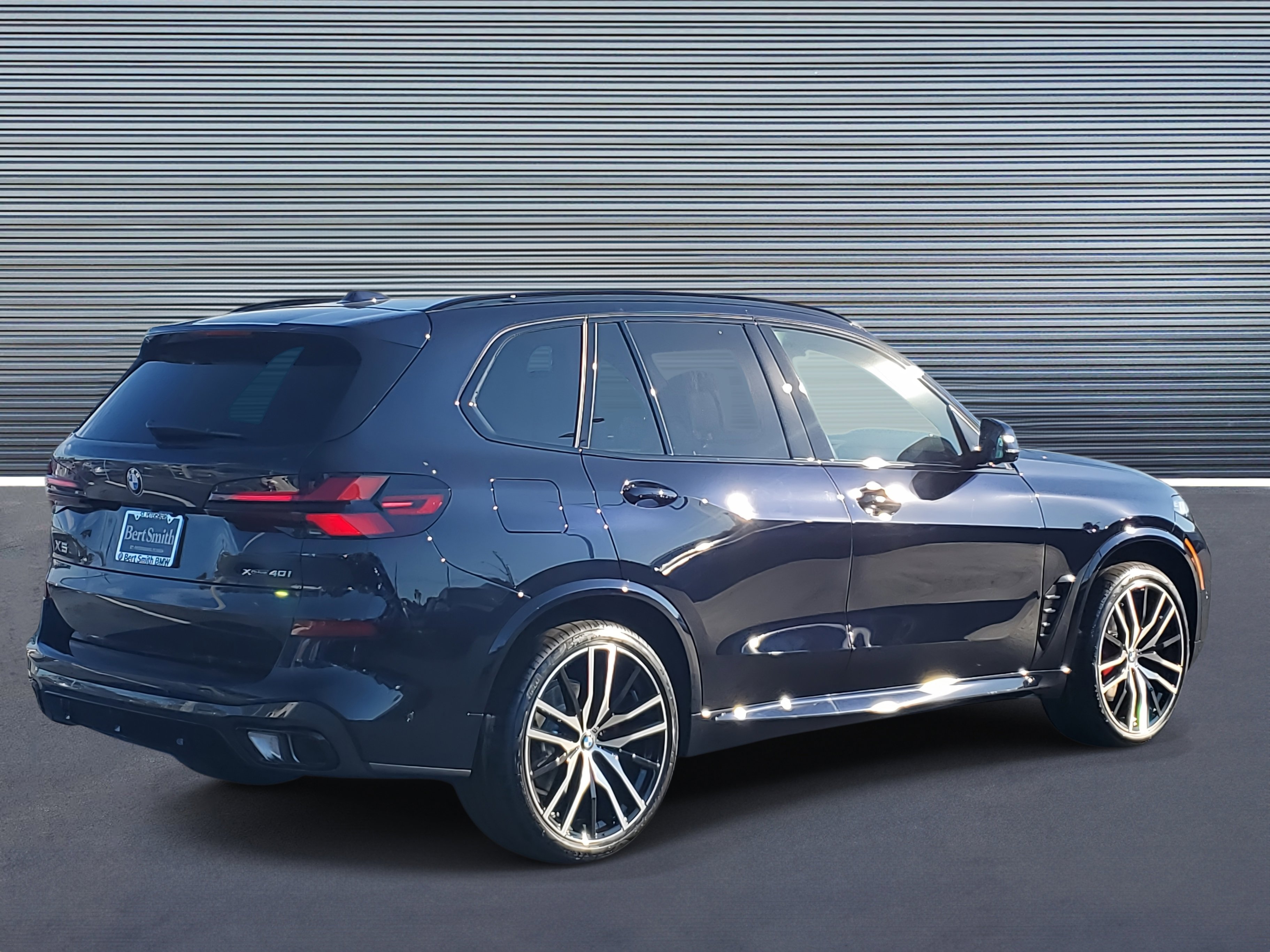 New 2026 BMW X5 xDrive40i w/ M Sport Package image 3