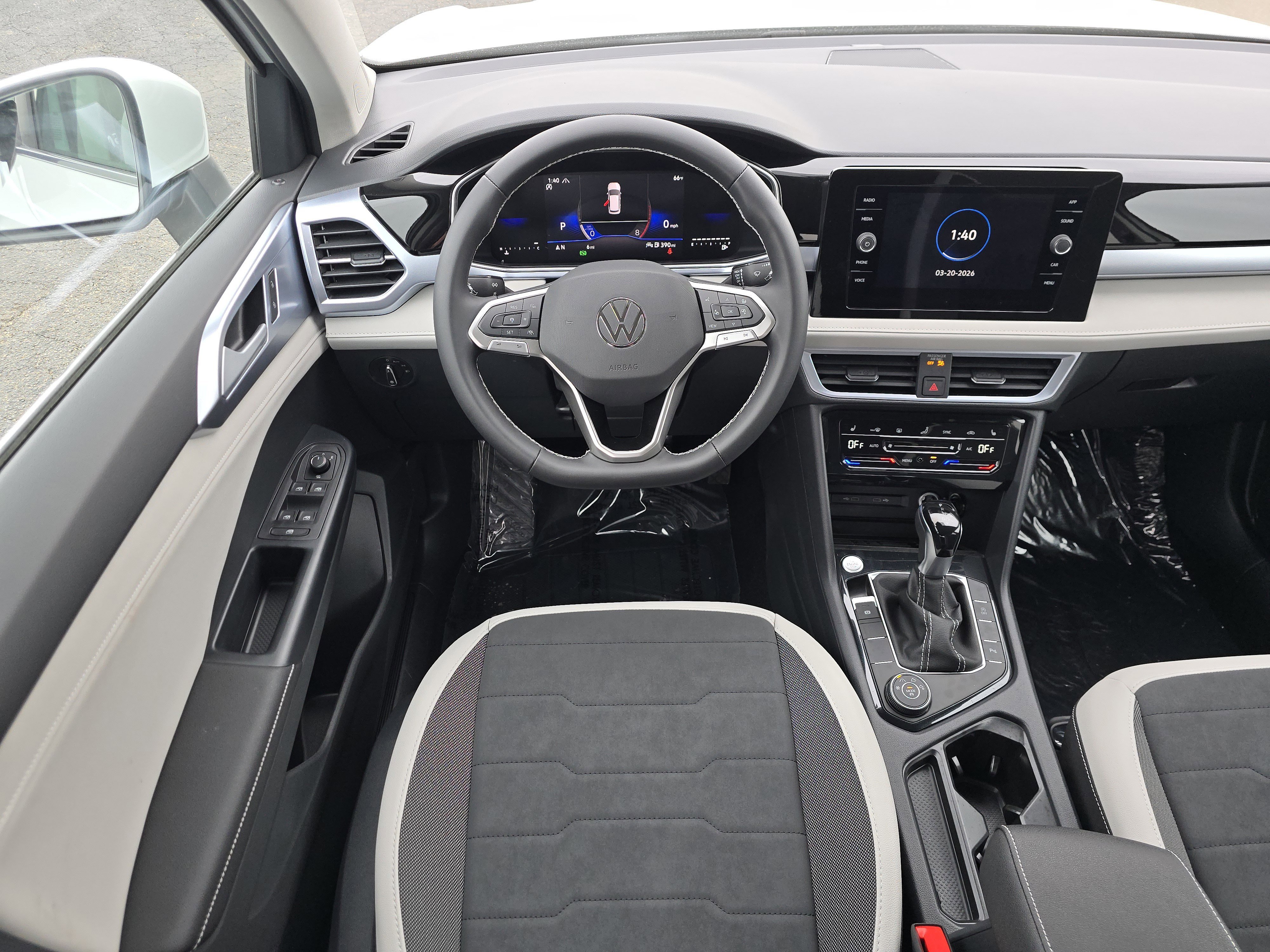 New 2026 Volkswagen Taos SE image 21