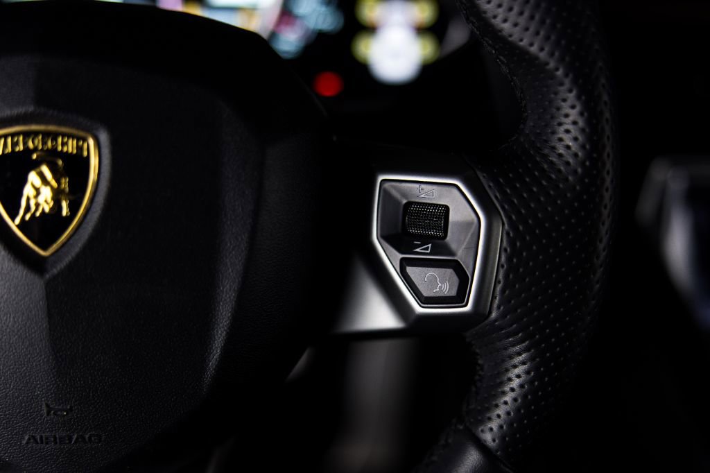 Used 2013 Lamborghini Aventador LP 700-4 image 26